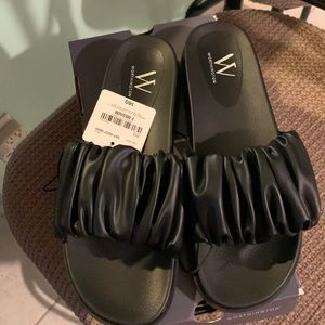 Worthington size 7 Medium slip on sandals. New with tags and in original box.